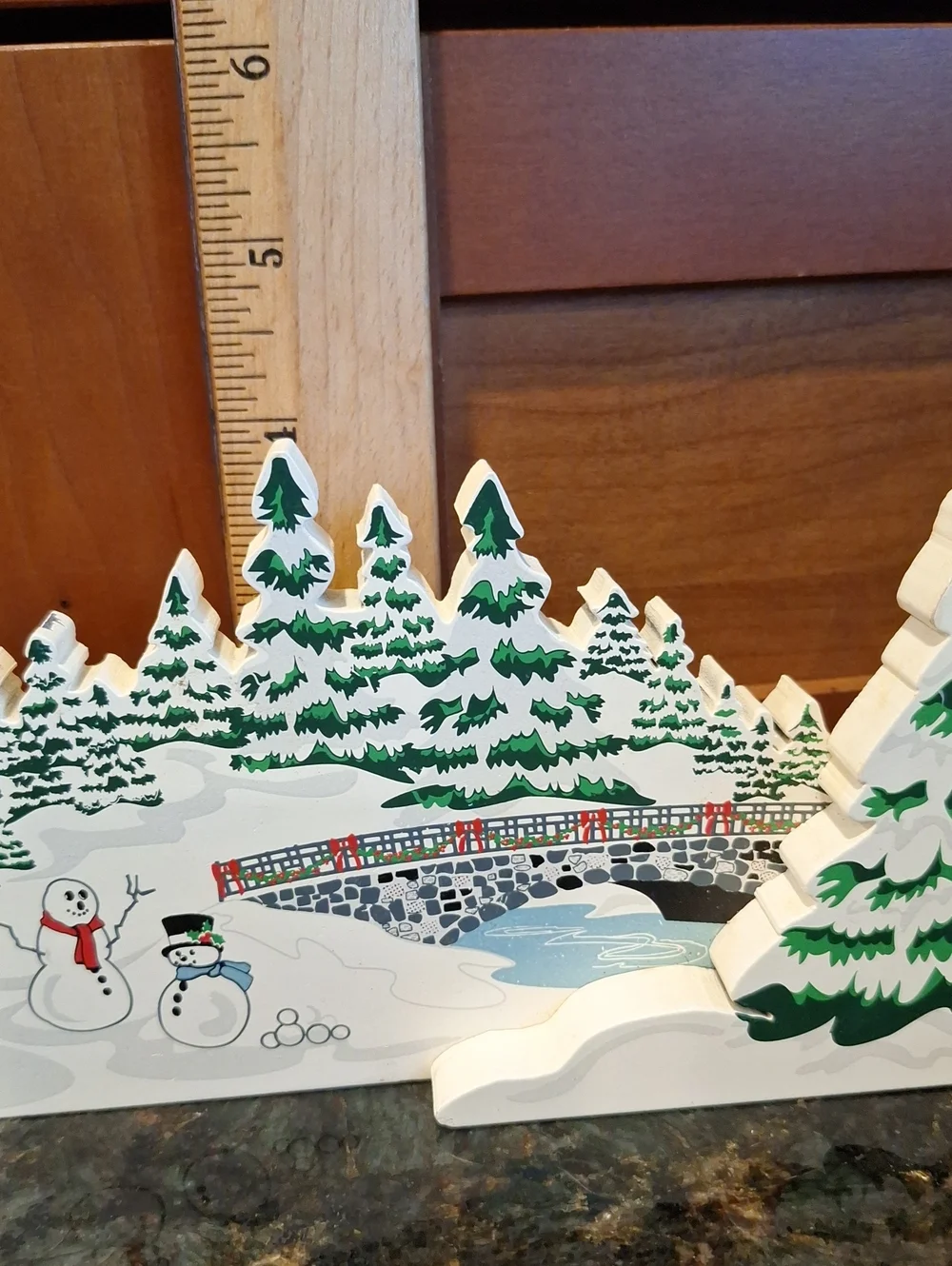 Vtg. Shelia Wooden Winter Scene Holiday Table Decor - Green/White 1998